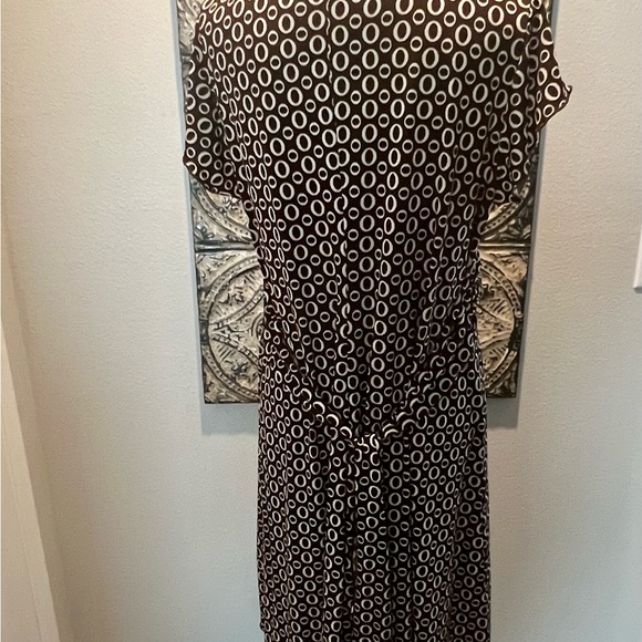Brown Faux Wrap Dress with Cream Accents xl - Picture 6 of 13